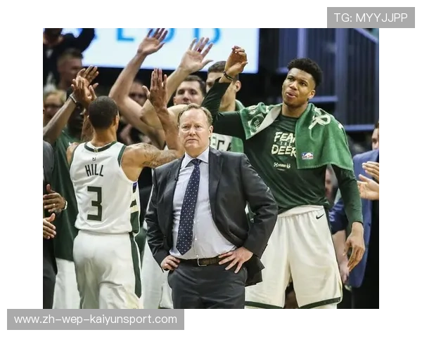 字母哥在球场边举办免费训练营，暑期黄金周满额